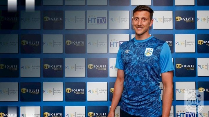 Tommy Elphick Biểu Tượng Tinh Thần Bournemouth – Huyền Thoại Sân Cỏ Tommy Elphick Biểu Tượng Tinh Thần Bournemouth – Huyền Thoại Sân Cỏ