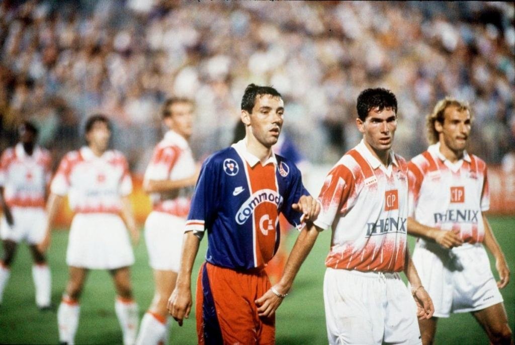 Avant Michel et Valderranam, il y a eu un Zidane-Le Guen. Twitter/tribundergi