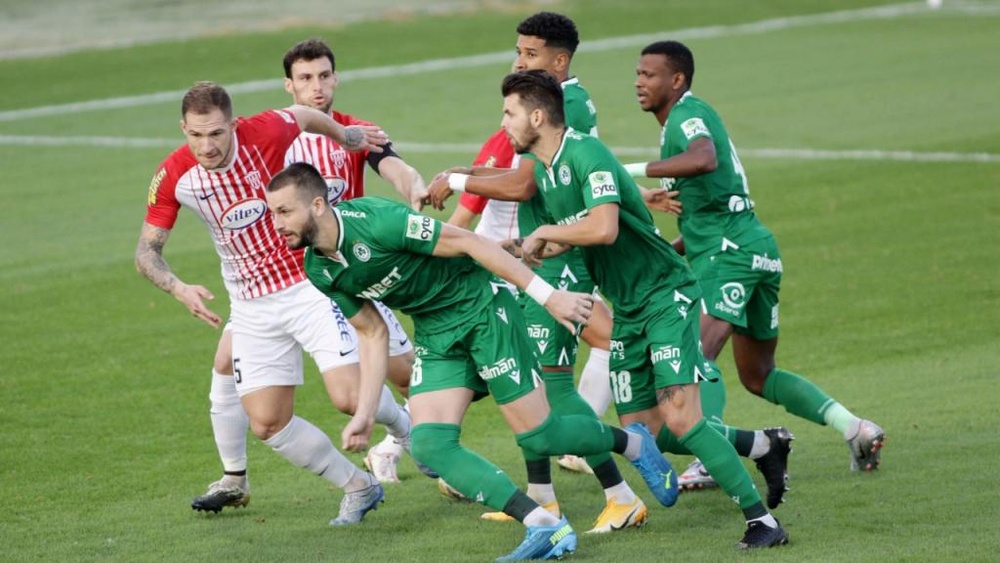 El Omonia se impuso al APOEL por 0-3. Twitter/OMONOIAfootball