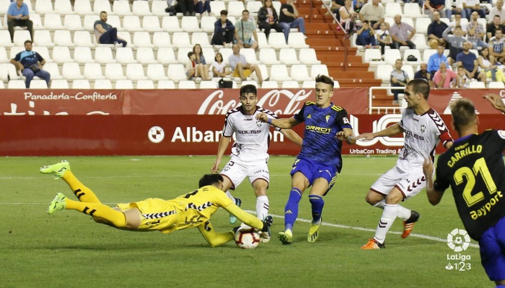 El Cádiz se llevó un empate en los minutos finales ante el Albacete. LaLiga