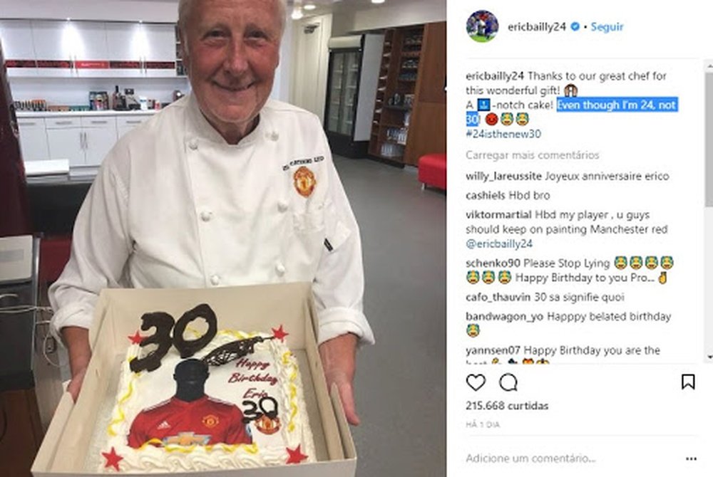 El chef del United hizo una tarta con la imagen de Bailly. Instagram