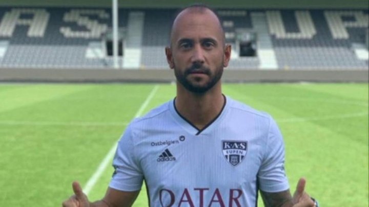 KAS Eupen sign ex-Barca player Víctor Vázquez