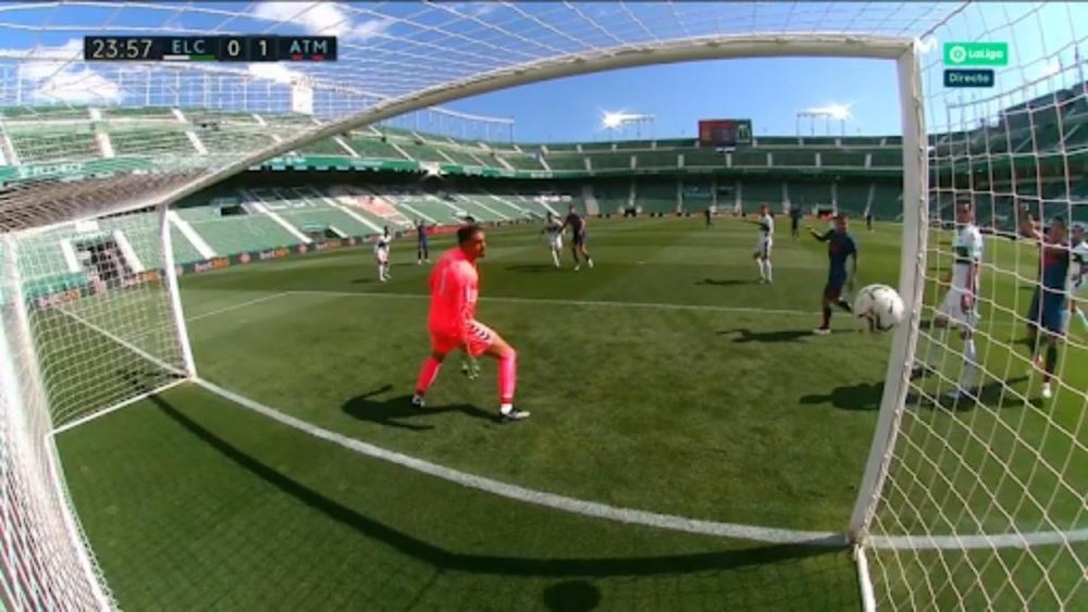 Atletico finally took the lead after Suarez's disallowed goal. Screenshot/Movistar