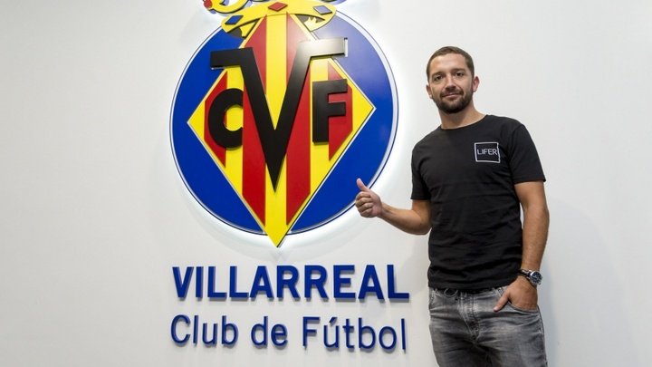 Iturra firma por el Villarreal