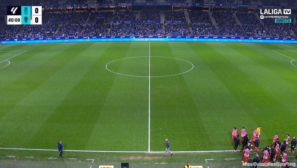 Oviedo, Sporting y árbitros se fueron a vestuarios. Captura/Movistar+