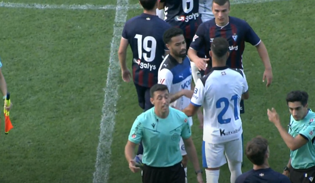 La falta de puntería condena a Alavés y Eibar antes de sus estrenos