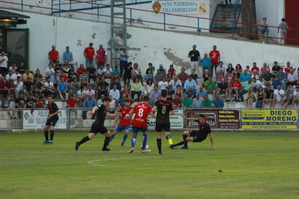 Zucu pone un pie en Segunda B en el último suspiro. CDLealtad