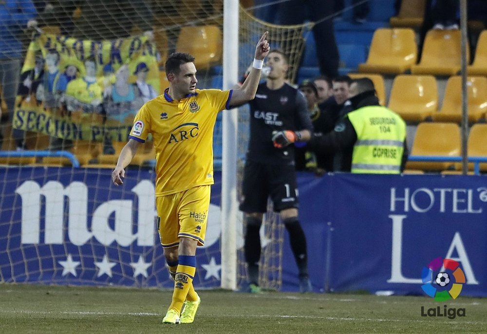 El Alcorcón cortó en Santo Domingo la buena racha liguera del Levante. LaLiga
