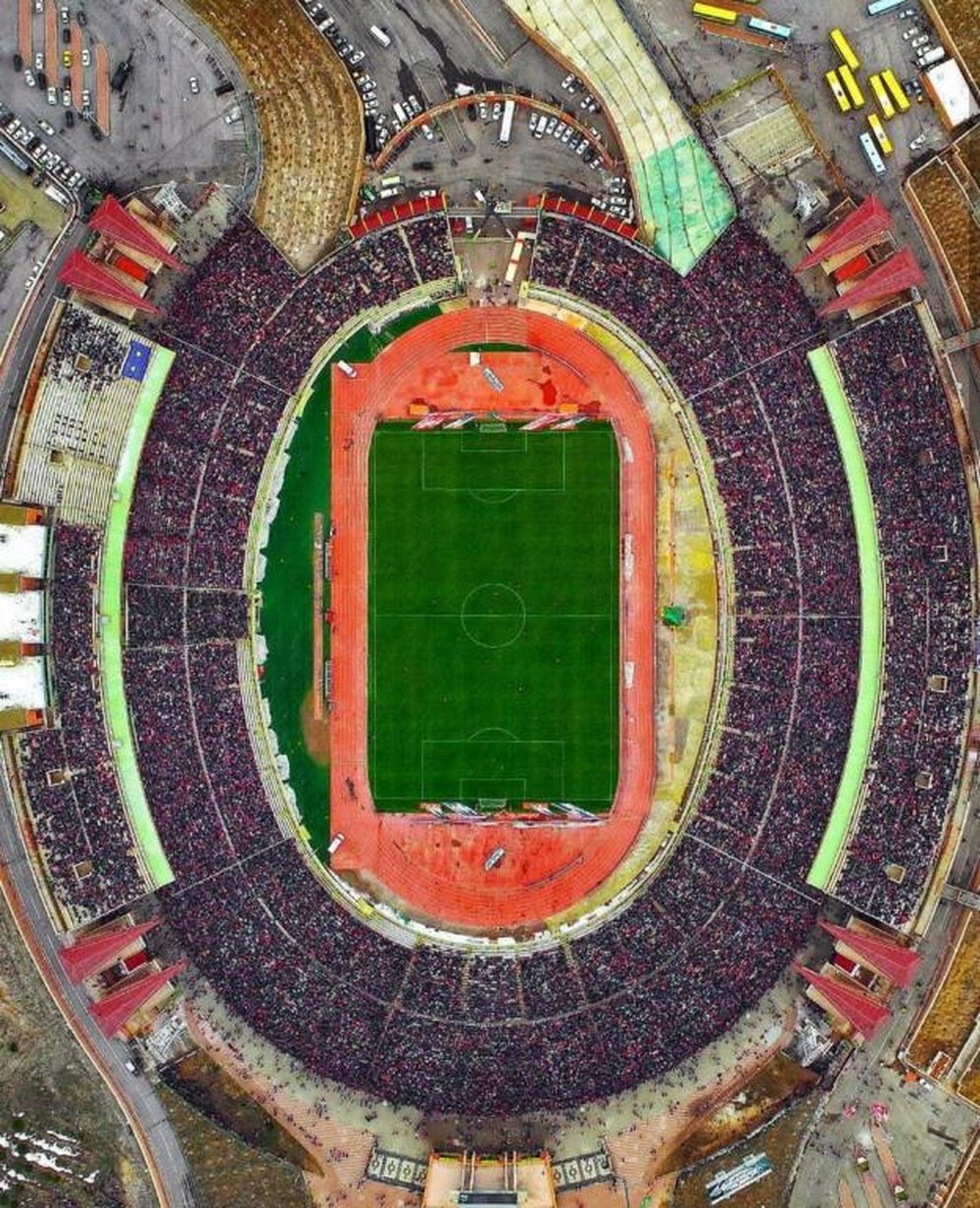 El estadio, completamente abarrotado. Instagram/Mehrdad Nikmard