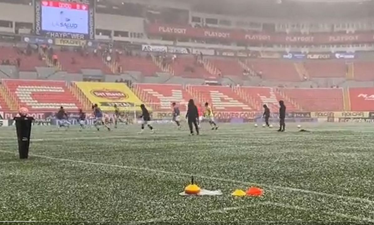 El Necaxa-Toluca, aplazado por una tormenta eléctrica