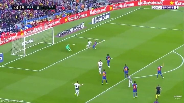 Vidéo : Rubén Peña loupe le 0-2 au Camp Nou seul face aux buts