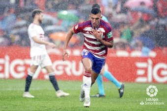 Uzuni marcó el gol de la victoria para el Granada. LaLiga