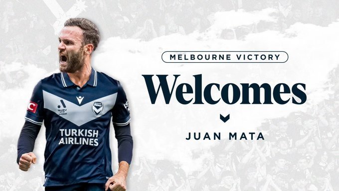 Juan Mata signe au Melbourne Victory. gomvfc