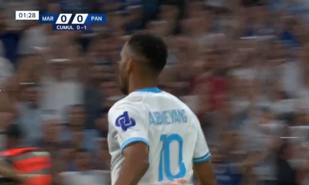 Aubameyang marcó su primer gol con el Marsella. Captura/M6