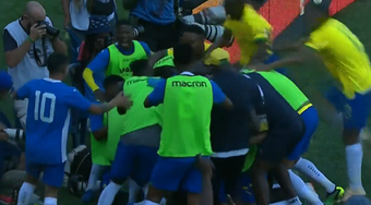 El Mamelodi Sundowns se proclamó campeón de la Superliga Africana tras superar en la final, a doble partido, al Wydad de Casablanca por un 3-2 global. Shalulile y Modiba fueron los goleadores.