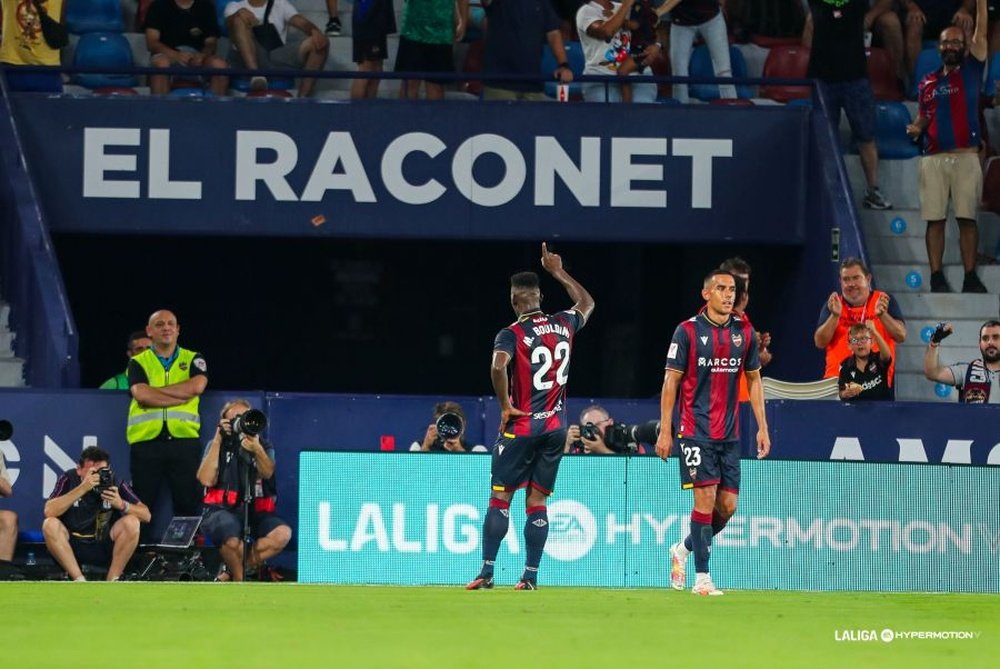 El Levante venció al Burgos por 3-2. LaLiga