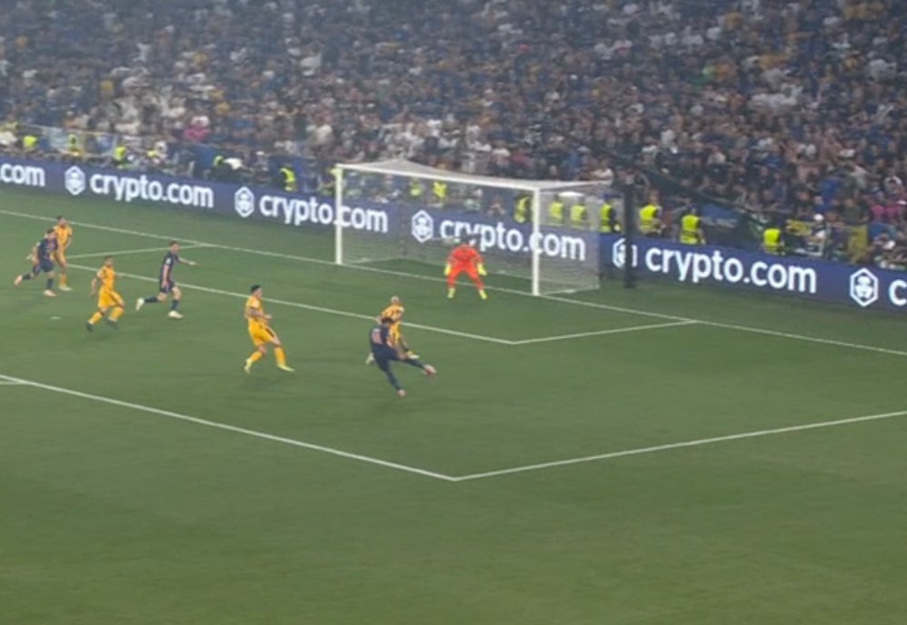 Doué puso el 2-0 para el PSG en la final. Captura/Movistar