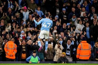 Em noite de goleada, Manchester City e Aston Villa se enfrentaram, pela 31ª rodada da Premier League. Sem Haaland, o céu do City brilhou sob a luz de Phil Foden.