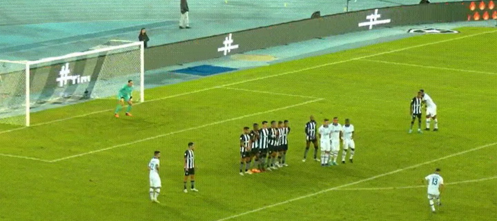Kevin saca a relucir su calidad y mete a Botafogo en un problema