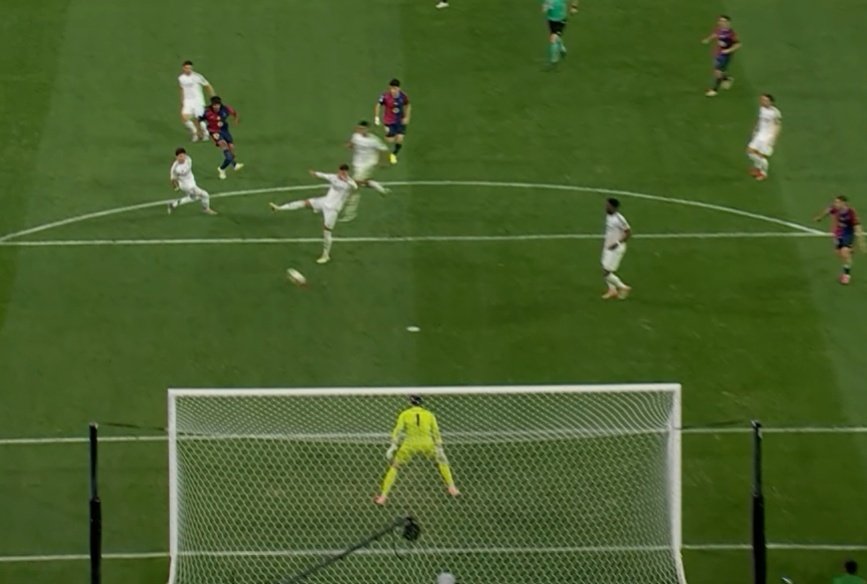 Koundé marcó el 3-2 en el minuto 116. Captura/Movistar