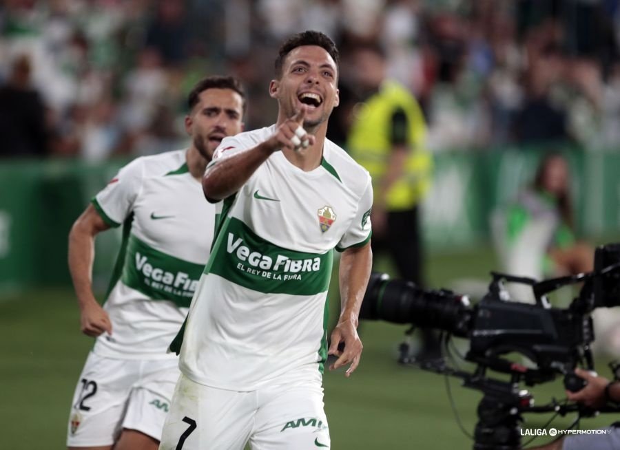 El Elche acaba con la sonrisa del Sporting