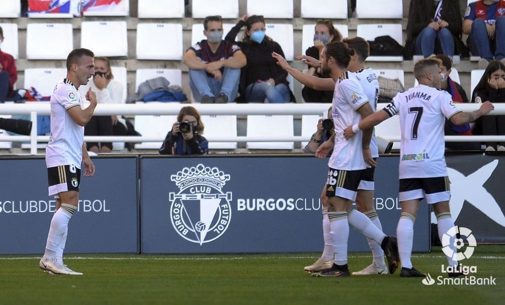 El Burgos venció 3-1 a la SD Huesca. LaLiga