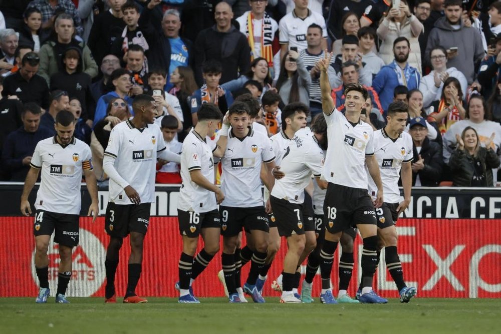 El Valencia venció por 1-0 al Granada. EFE