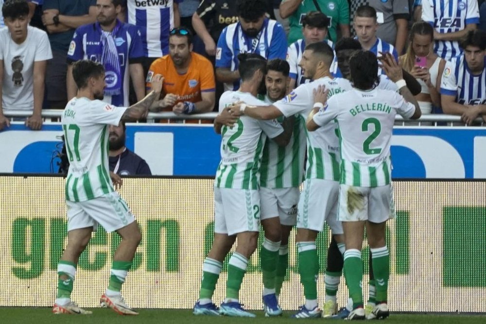 Imagen del gol del Betis en el partido frente al Alavés. EFE