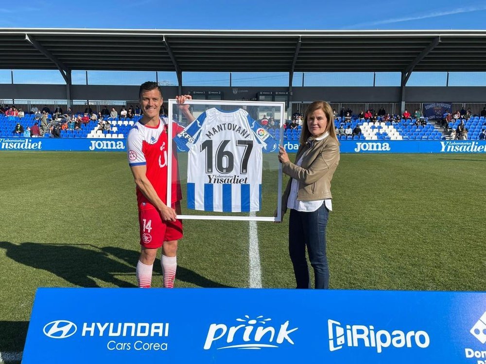 Mantovani, homenajeado en Leganés. CDLeganes