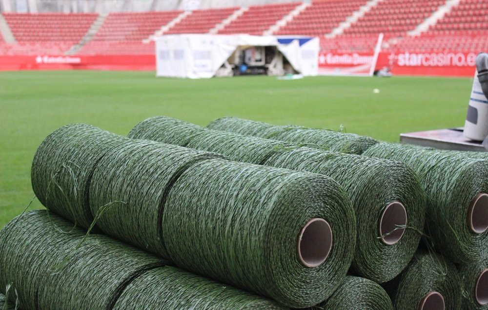 El nuevo césped contendrá un 3% de fibra sintética. GironaFC