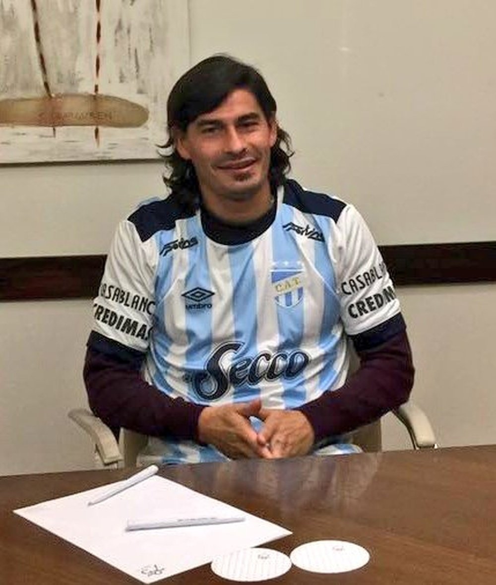 El ex jugador de Colón Ismael Blanco ya ha firmado con Atlético Tucumán. Twitter/ATOficial
