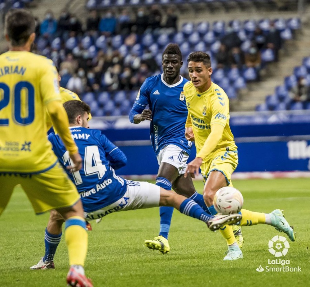 Las Palmas y el Oviedo empataron a uno. LaLiga