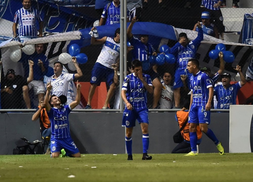 Doblete de Ángel González. Conmebol