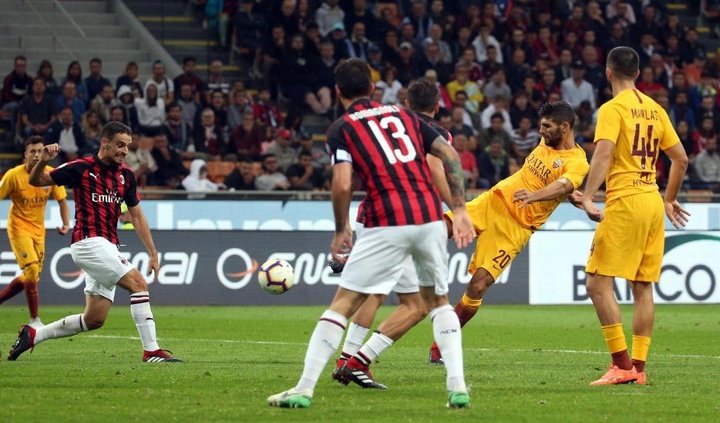 Milan vence a Roma com um gol nos acréscimos