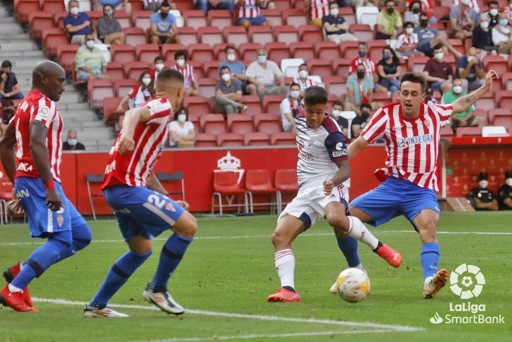 El Sporting rebaja la felicidad del Mirandés y suma tres nuevos puntos. LaLiga