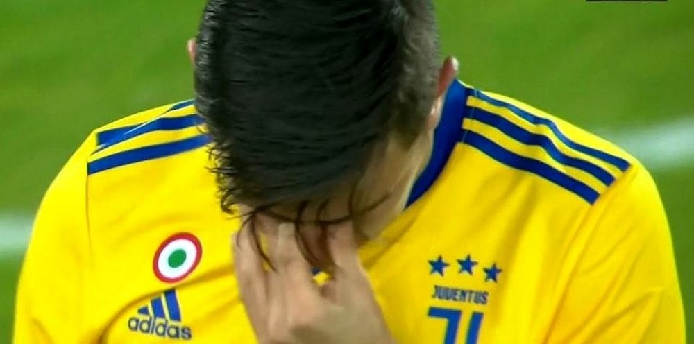 Dybala preocupó a toda la afición al marcharse llorando antes del parón. ESPN
