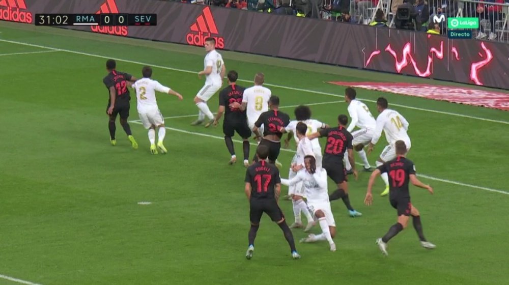 Sevilla had a goal controversially ruled out by VAR. Captura/Movistar+