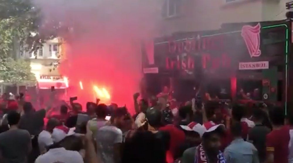 Estambul, una fiesta antes de la Supercopa. Captura/RTSports