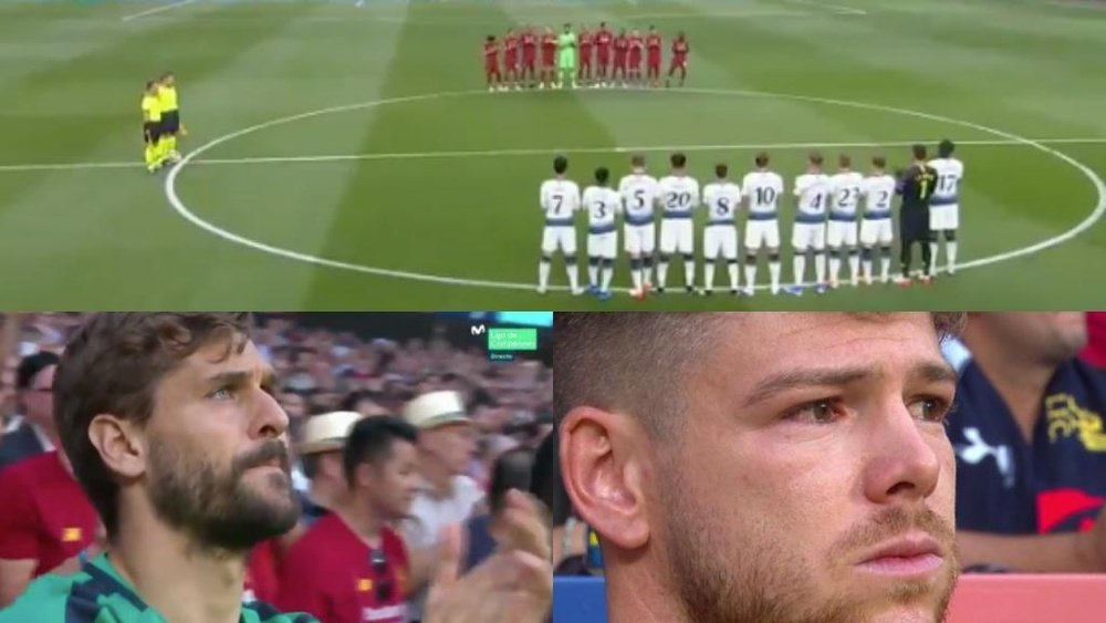 The players paid tribute to Reyes before kick-off. Capturas/Movistar