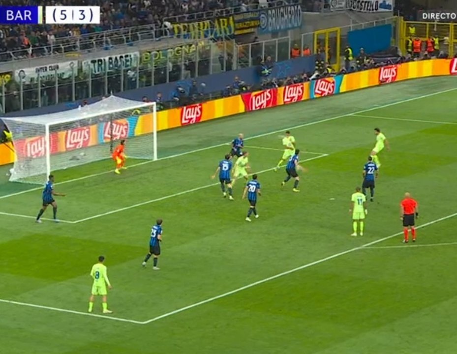 De lateral a lateral y marco porque me toca: Gerard Martín asistió y Eric García puso el 2-1