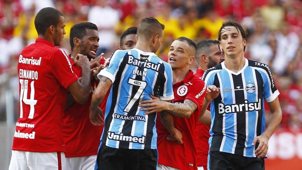 Os dois maiores clubes de Porto Alegre competiram em divisões diferentes nesse último ano. Goal