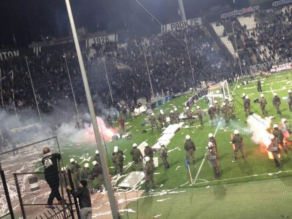 Greek football violence at PAOK. Twitter