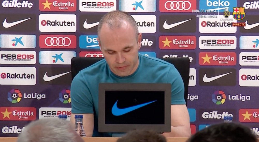 Iniesta will leave Barcelona at the end of the season. Captura/BarçaTV