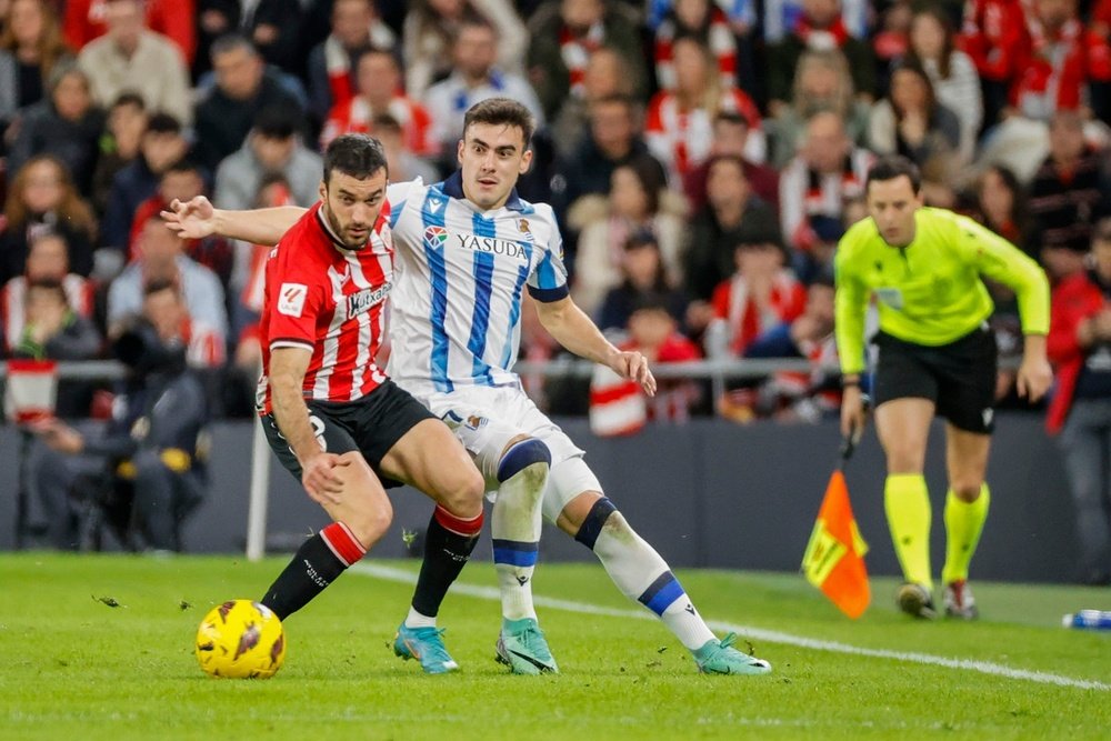 Barrenetxea iba con el Athletic en la final de Copa. EFE