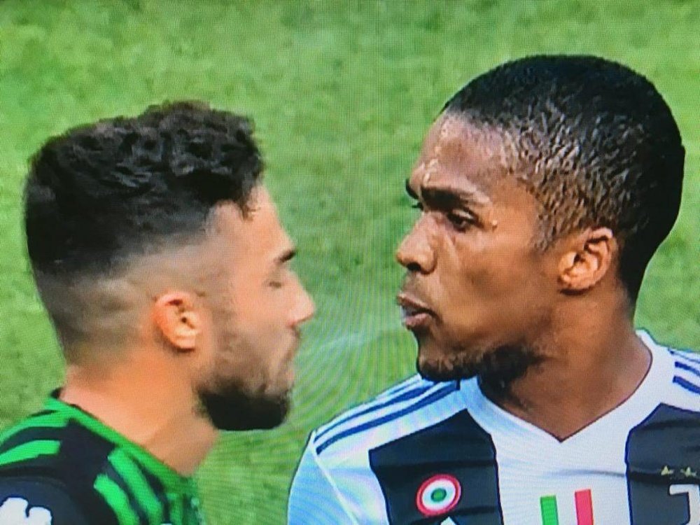 Di Francesco respondió a Douglas Costa. Captura