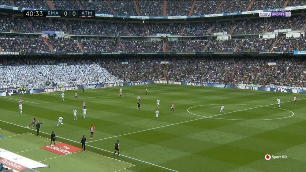 Vitolo estaba por delante de Varane y en línea con Carvajal. beINSports
