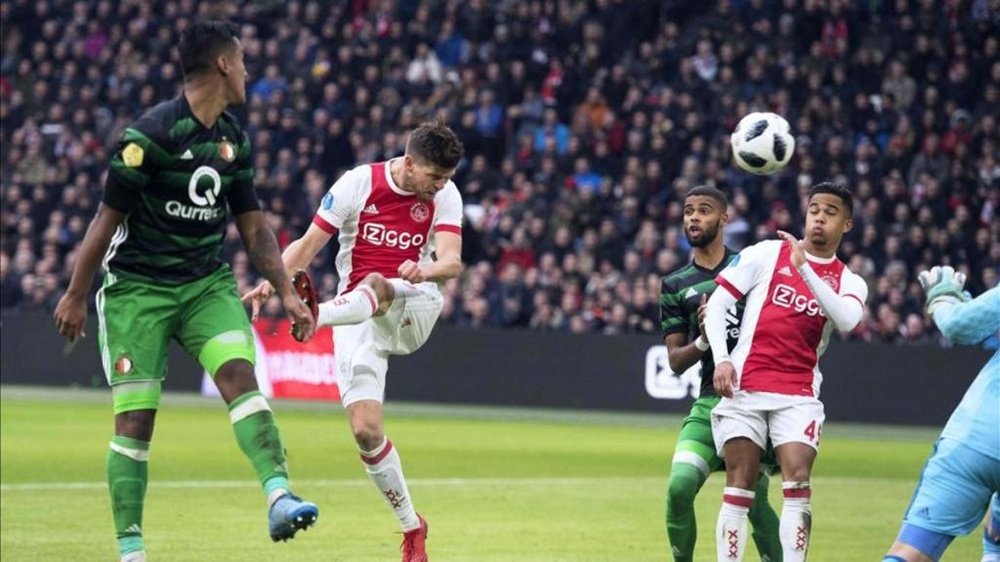 Huntelaar vio puerta ante el Feyenoord. AFP