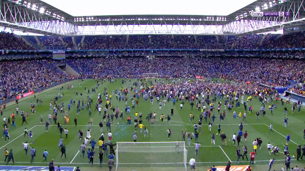 Espanyol: invasão de campo na festa do Barcelona vale dois jogos à porta  fechada 