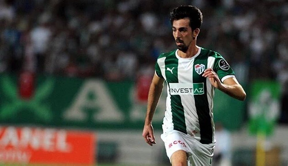 Isaac Cuenca, ex del Barça, en un partido con el Bursaspor turco. Twitter