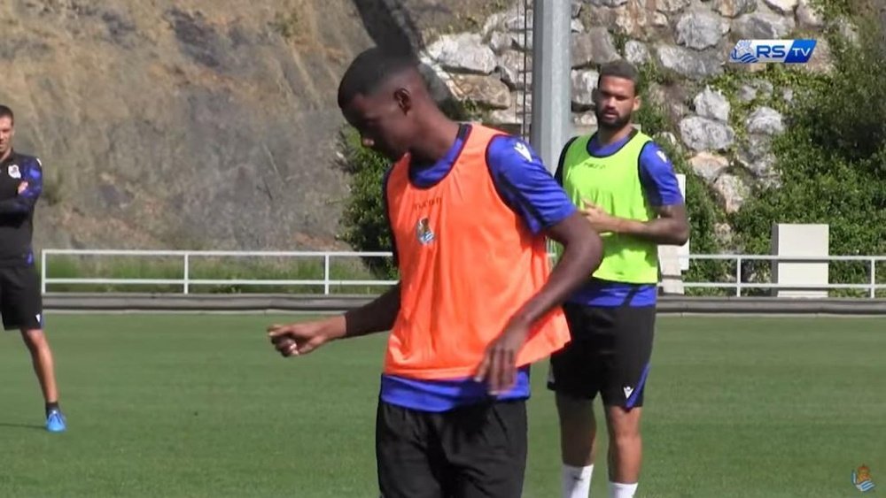Aleksander Isak a fait son retour à l'entrainement. Capture d'écran/Youtube/RealSociedad